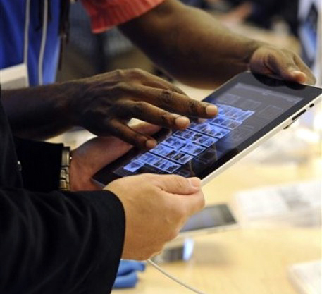 iPhone-3GS-đọ-cấu-hình-iPad