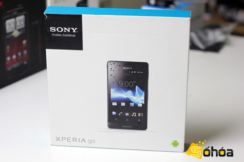 Hộp đựng của Xperia Go mỏng, giống với Xperia S, P và U.