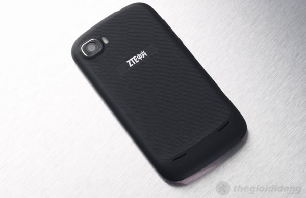 Ảnh thực tế mặt sau ZTE-U V970M