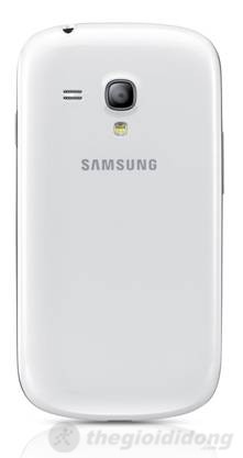 Camera 5.0 mp phía sau Galaxy S III mini, đèn flash  được dời xuống dưới không còn nằm ngang như Galaxy S III