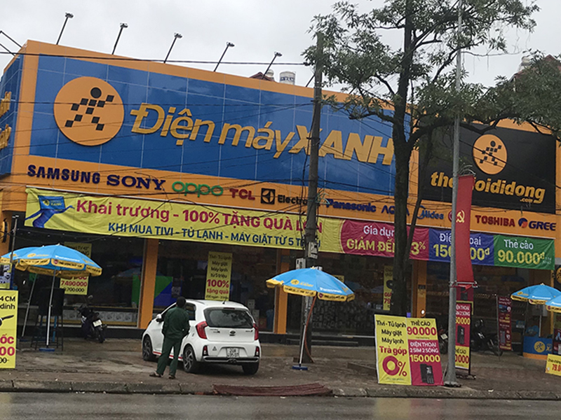 máy ảnh cách mạng tháng 8