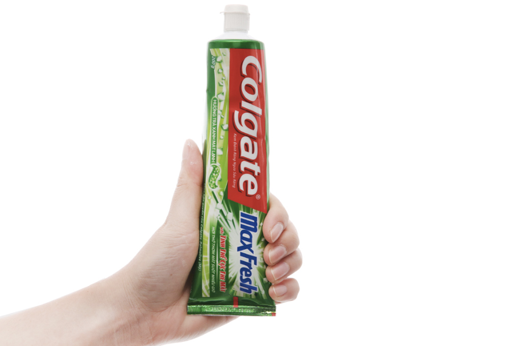 Kem đánh răng Colgate MaxFresh trà xanh
