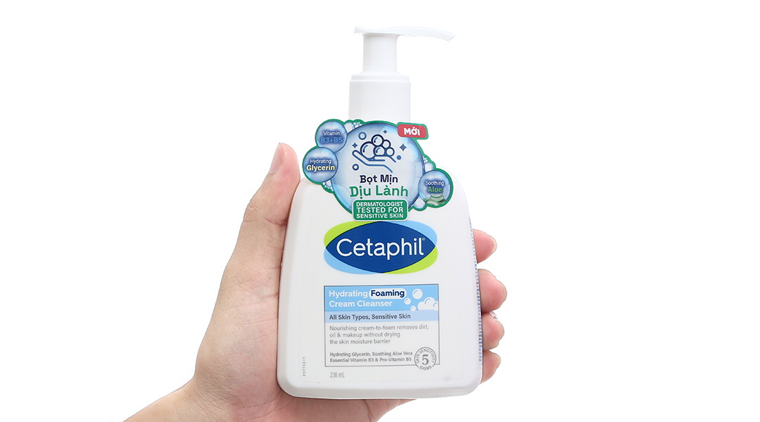 Sữa rửa mặt Cetaphil Hydrating Foaming Cream Cleanser tạo bọt mịn