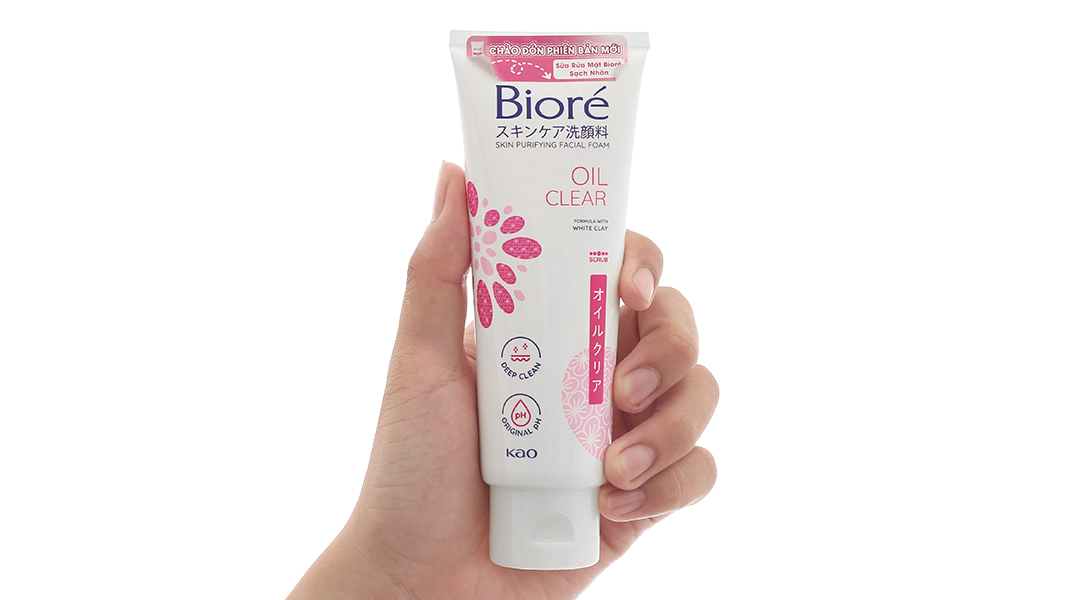 Sữa rửa mặt Biore Skin Purifying Facial Foam Oil Clear sạch bã nhờn