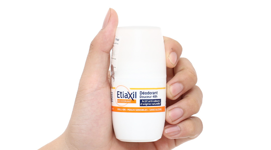 Lăn khử mùi Etiaxil Douceur giảm mùi cơ thể dịu nhẹ đến 48 giờ