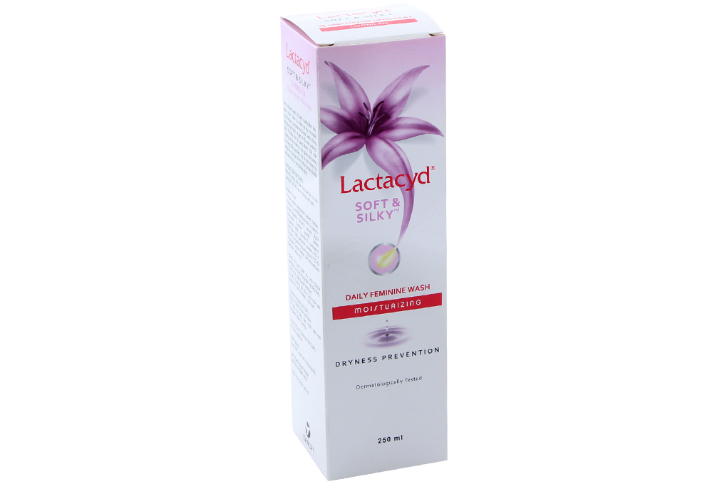 Dung dịch vệ sinh phụ nữ Lactacyd Soft & Silky chai 250ml