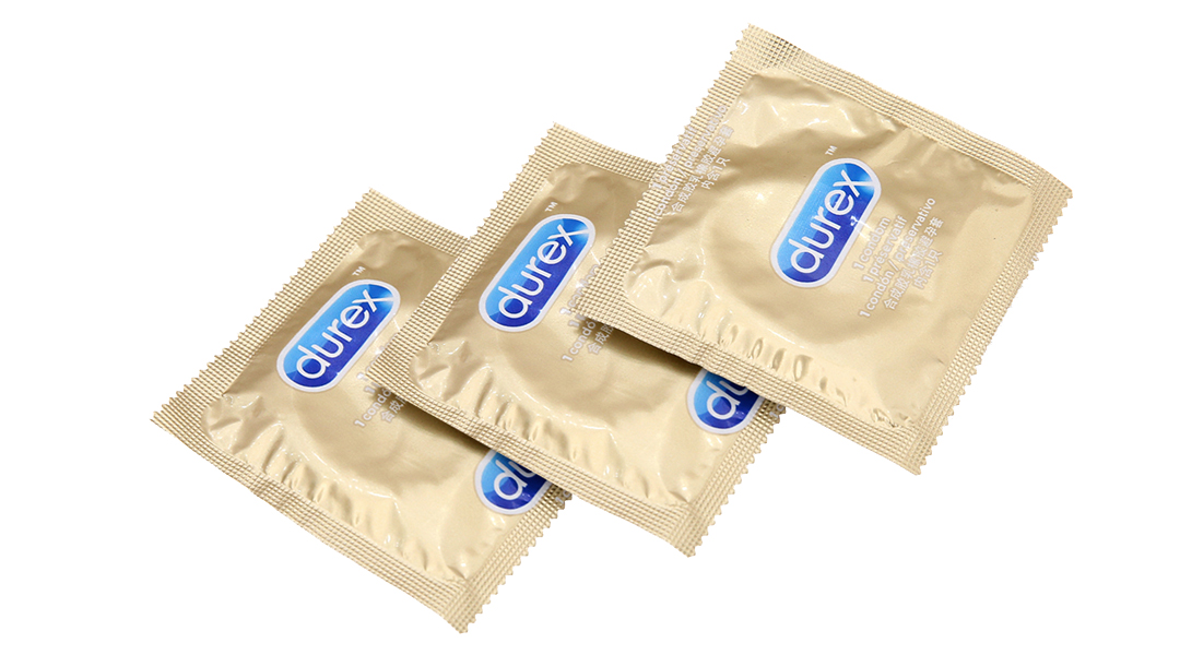 Bao cao su Durex RealFeel tăng cảm xúc chân thật 56mm