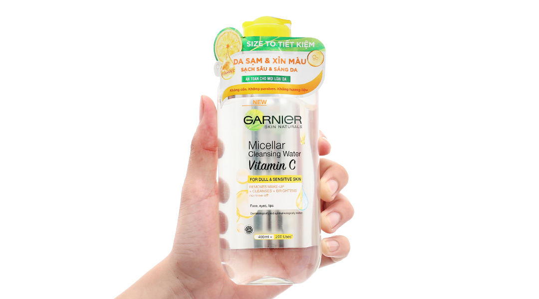Nước tẩy trang Garnier Vitamin C giúp làm sạch, sáng da