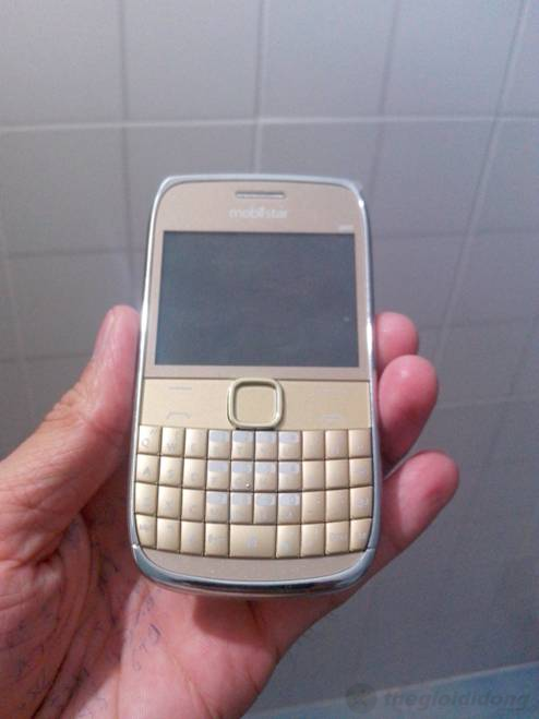 Mobistar @66 với bàn phím Qwerty sành điệu