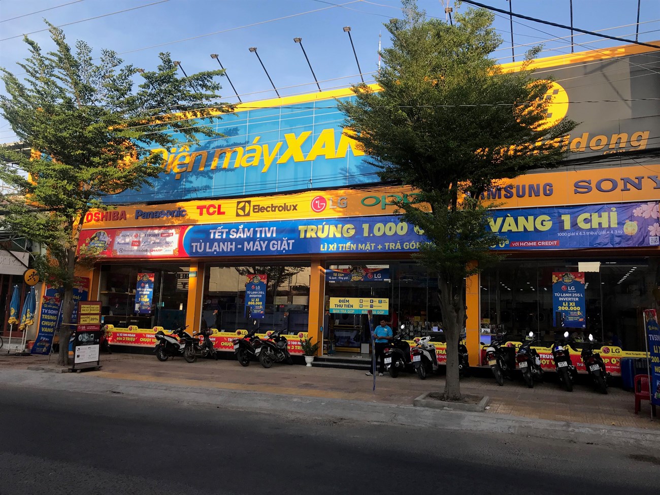 Siêu thị điện máy xanh tại Điện máy Xanh 137 Yên Ninh, khu phố Khánh Chữ 2, Phường Ninh Chử, Tỉnh Khánh Hòa, Việt Nam