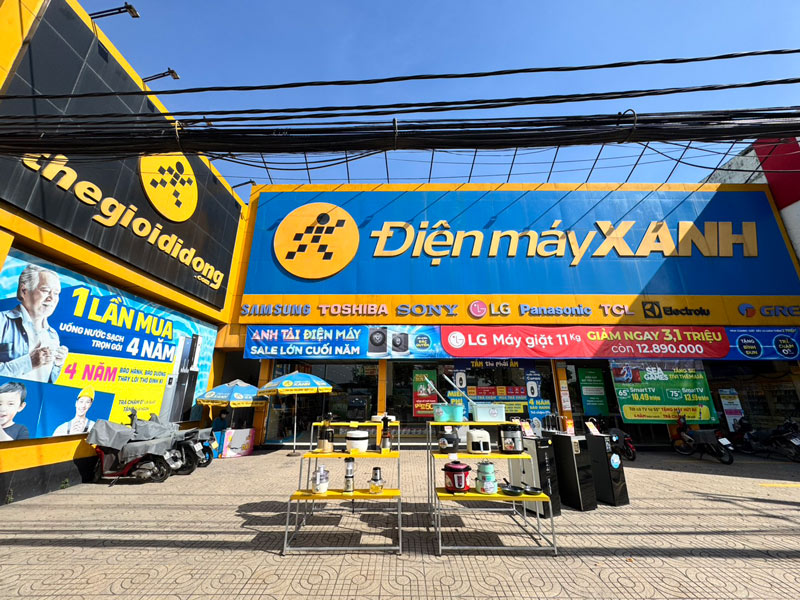 Siêu thị điện máy xanh tại Điện máy Xanh 1826A Tỉnh lộ 10, Khu phố 1, Phường Tân Tạo, Thành phố Hồ Chí Minh, Việt Nam