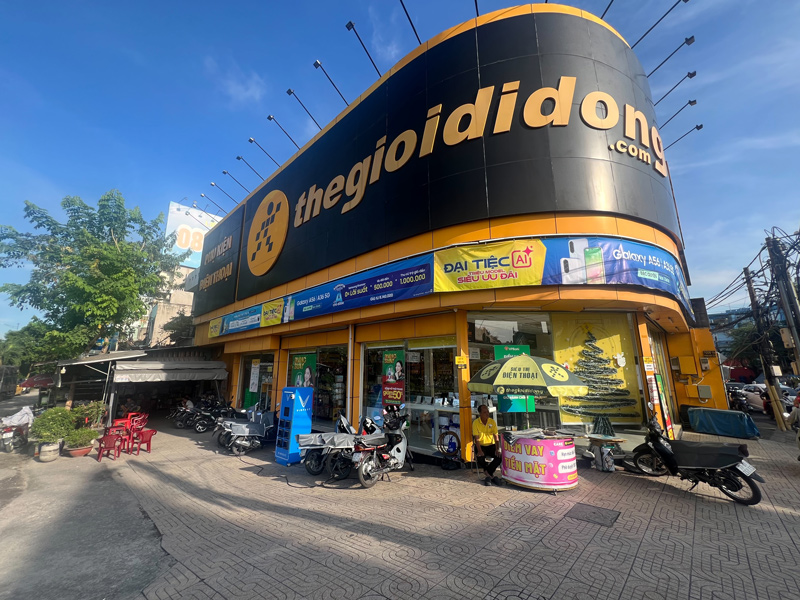 Siêu thị điện máy xanh tại Thế giới di động Số 1A Phan Huy Ích, Phường Tân Sơn, Thành phố Hồ Chí Minh, Việt Nam