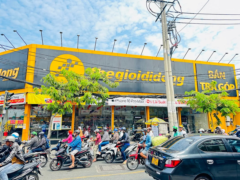 Siêu thị điện máy xanh tại Thế giới di động 1024 Hương Lộ 2, KP 6, Phường Bình Trị Đông, Thành phố Hồ Chí Minh, Việt Nam