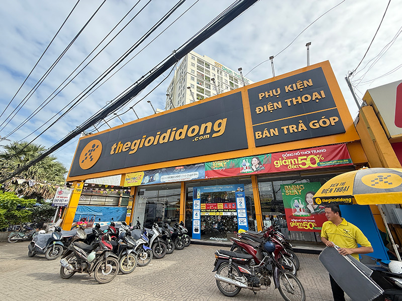 Siêu thị điện máy xanh tại Thế giới di động 744A Tỉnh Lộ 43, Phường Tam Bình, Thành phố Hồ Chí Minh, Việt Nam