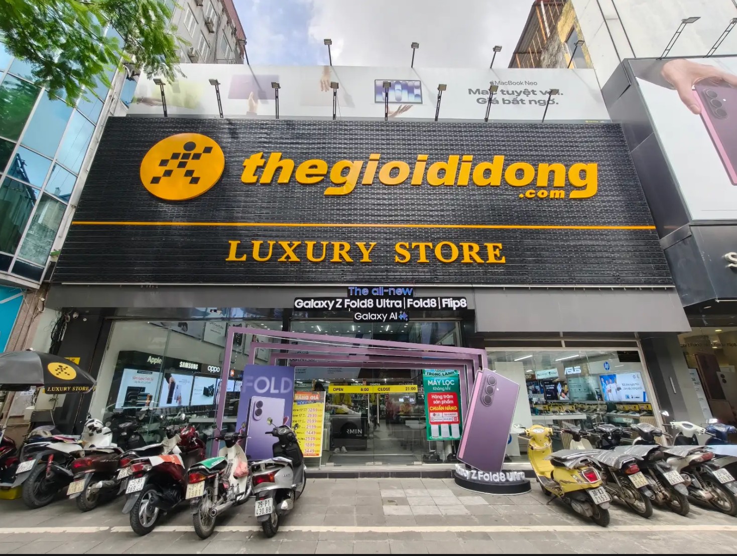 Siêu thị điện máy xanh tại Thế giới di động 11A Thái Hà, Phường Đống Đa, Thành phố Hà Nội, Việt Nam